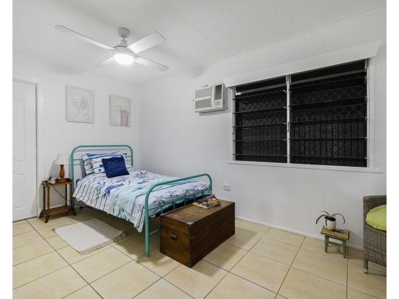 53 Cay Street, Saunders Beach QLD 4818