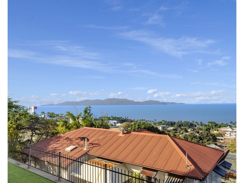 22/7-11 Hale Street, North Ward QLD 4810