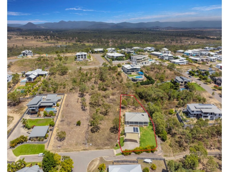 22 Genesta Court, Bushland Beach QLD 4818