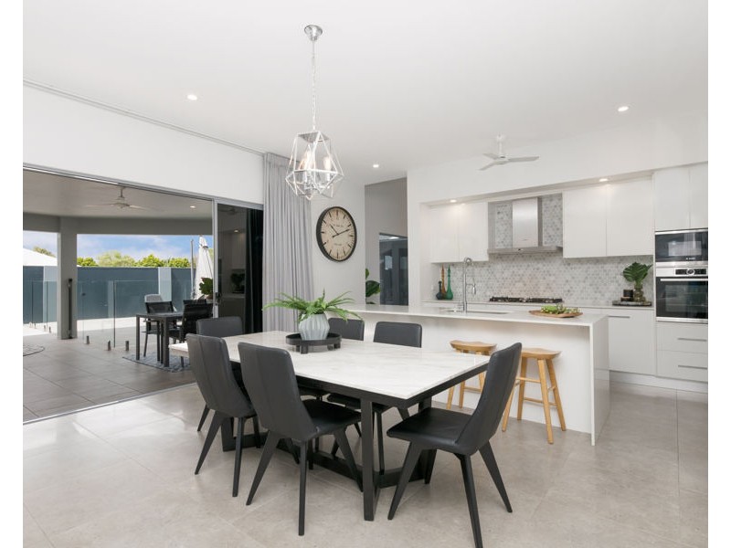 7 Windermere Loop, Burdell QLD 4818