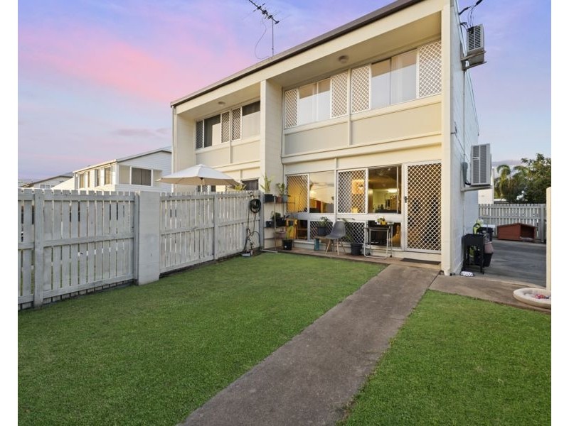 2/165 Francis Street, West End QLD 4810