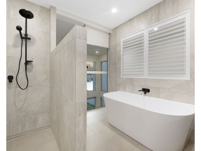 14/48-55 Sir Leslie Thiess Drive, Townsville City QLD 4810