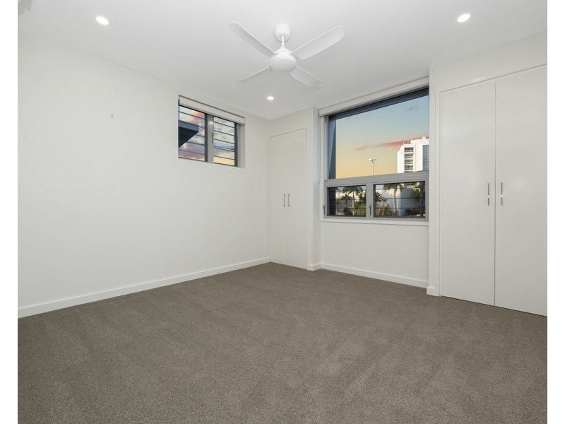 14/48-55 Sir Leslie Thiess Drive, Townsville City QLD 4810