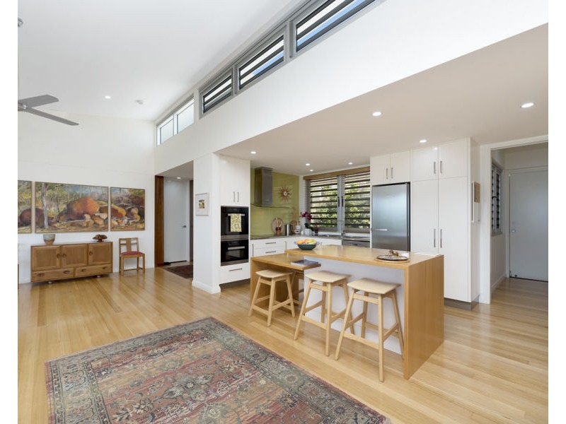 4 Seaview Court, Castle Hill QLD 4810