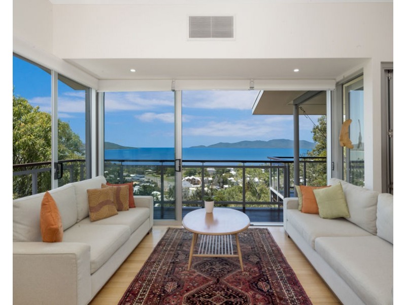 4 Seaview Court, Castle Hill QLD 4810