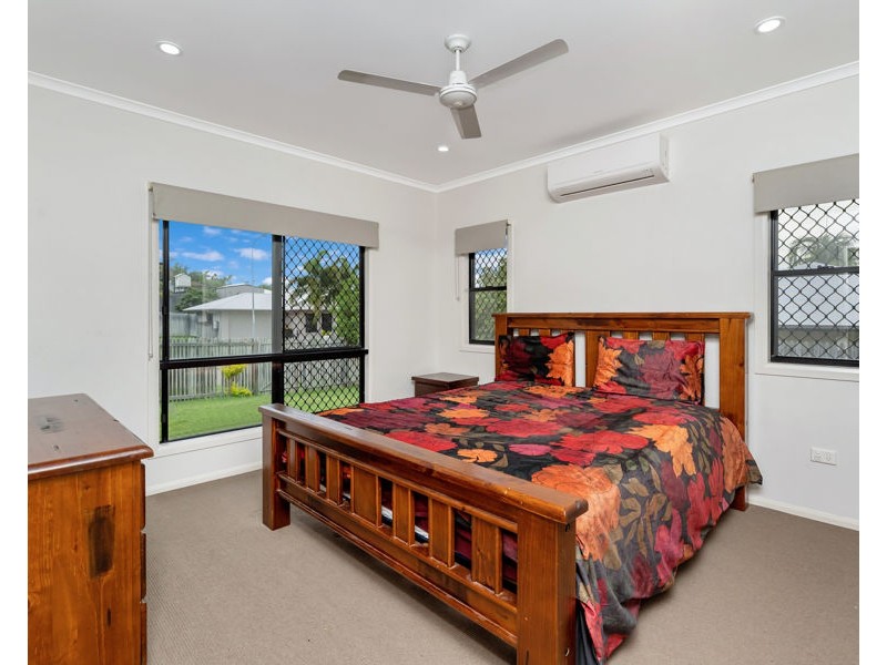 22-24 Franklin Drive, Mount Louisa QLD 4814