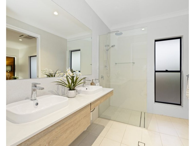 42 Barramundi Circuit, Burdell QLD 4818