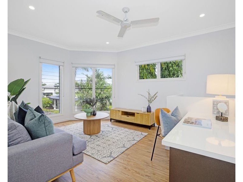 2/69A Cook Street, North Ward QLD 4810