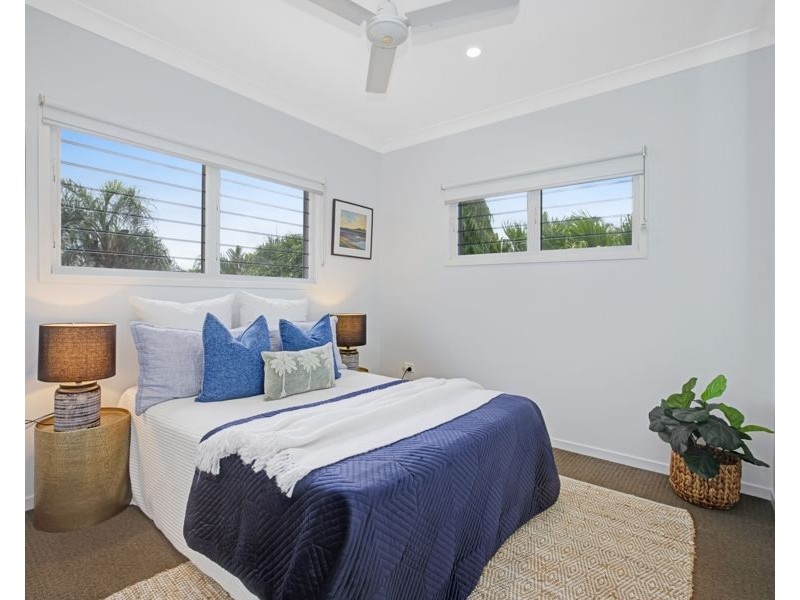 2/69A Cook Street, North Ward QLD 4810