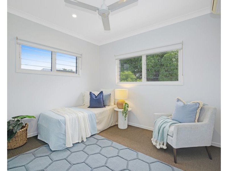 2/69A Cook Street, North Ward QLD 4810