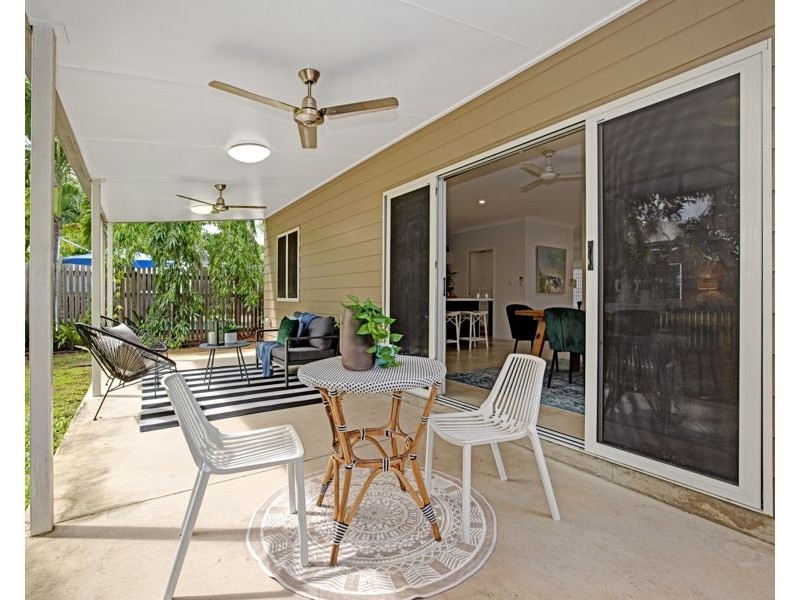 2/69A Cook Street, North Ward QLD 4810