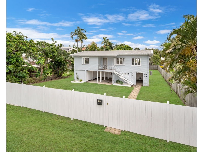 24 Roberts Street, Hermit Park QLD 4812