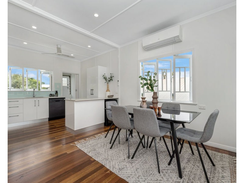 24 Roberts Street, Hermit Park QLD 4812