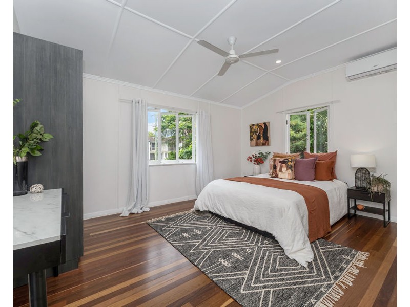 24 Roberts Street, Hermit Park QLD 4812