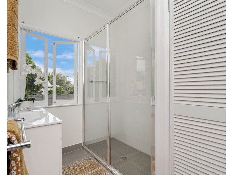 24 Roberts Street, Hermit Park QLD 4812