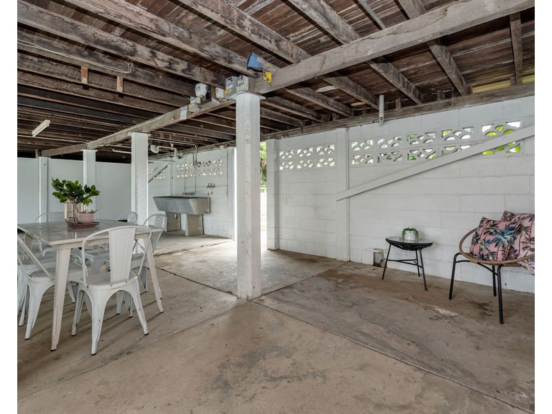 24 Roberts Street, Hermit Park QLD 4812