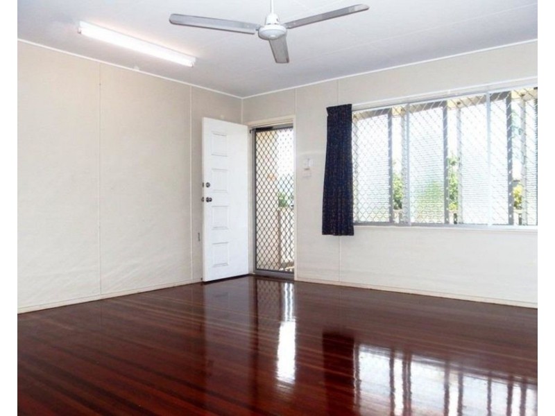 2/25 Corcoran Street, Currajong QLD 4812