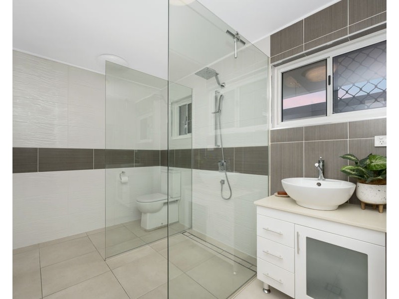 4/8 McKinley Street, North Ward QLD 4810