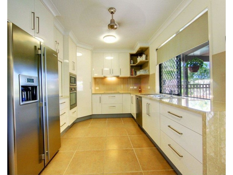 6 Capri Court, Heatley QLD 4814