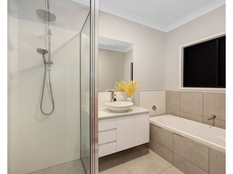 5 Kosciusko Way, Mount Louisa QLD 4814