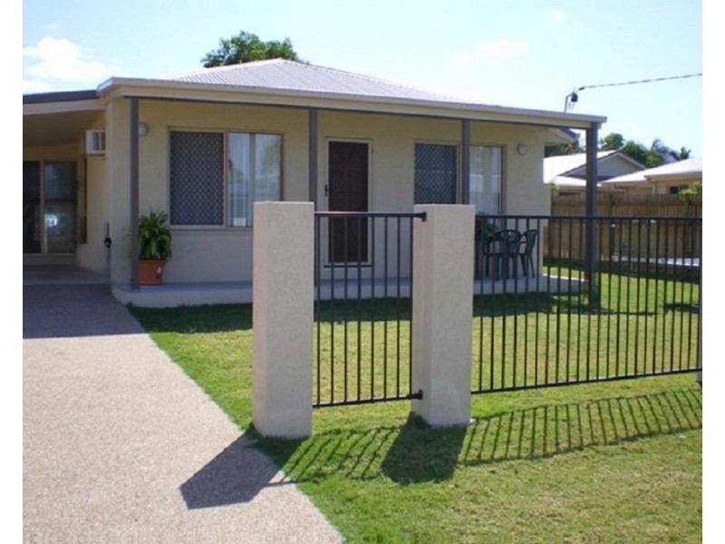 11 Moor Court, Kelso QLD 4815