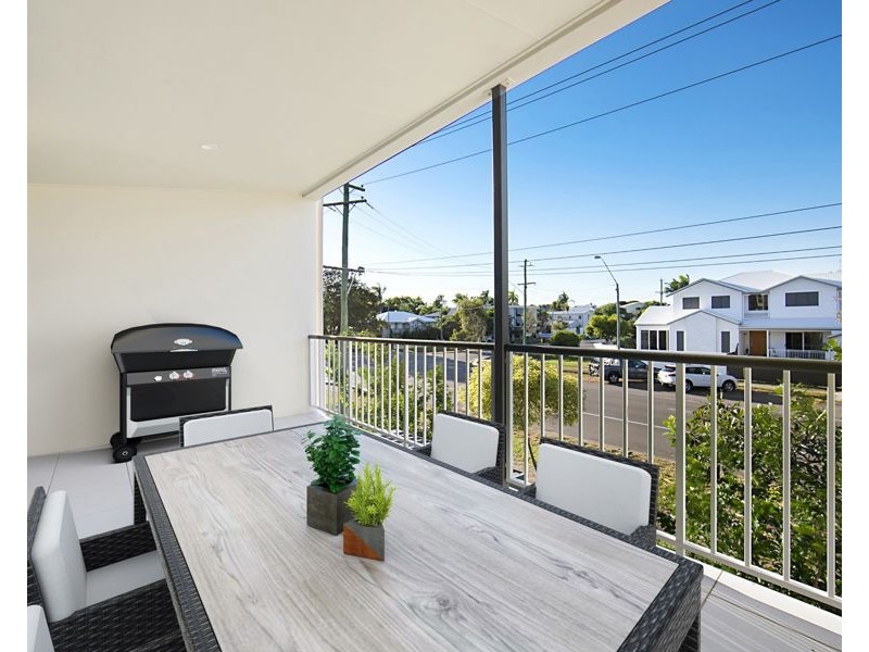 2/146 Eyre Street, North Ward QLD 4810