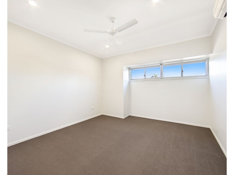 2/146 Eyre Street, North Ward QLD 4810