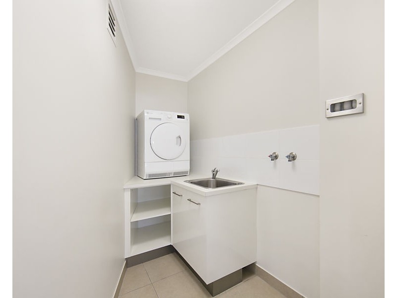 2/146 Eyre Street, North Ward QLD 4810