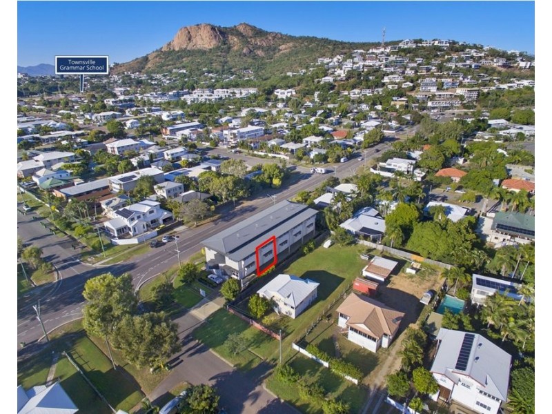 2/146 Eyre Street, North Ward QLD 4810