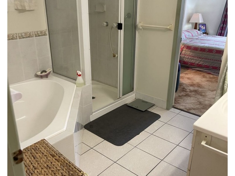 6 London Court, Mount Louisa QLD 4814