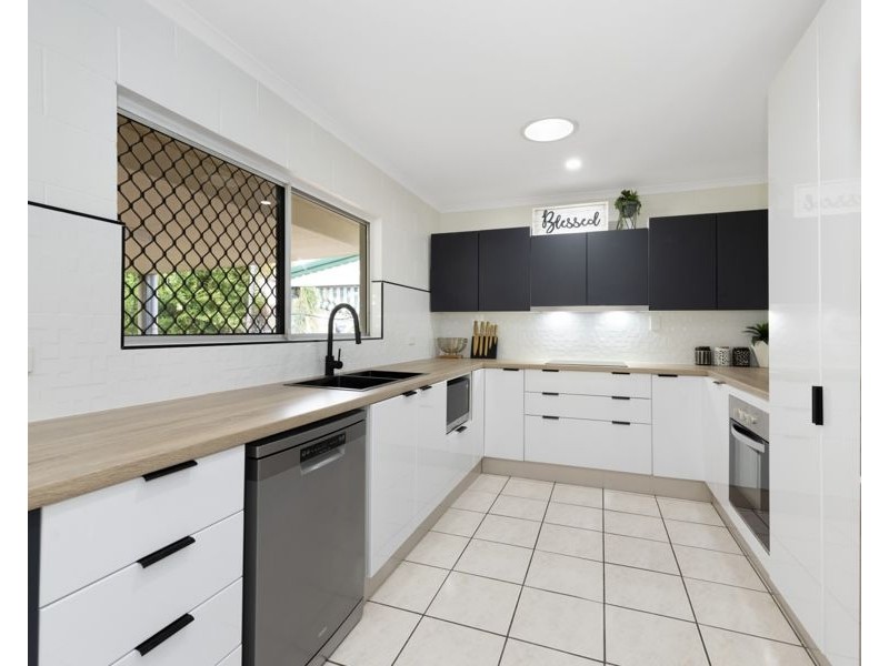 17 Malbon Road, Kirwan QLD 4817