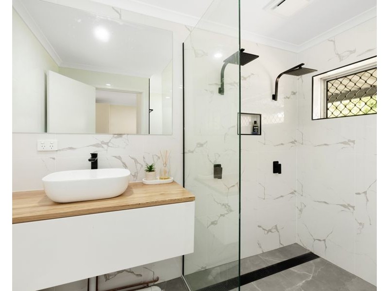 17 Malbon Road, Kirwan QLD 4817