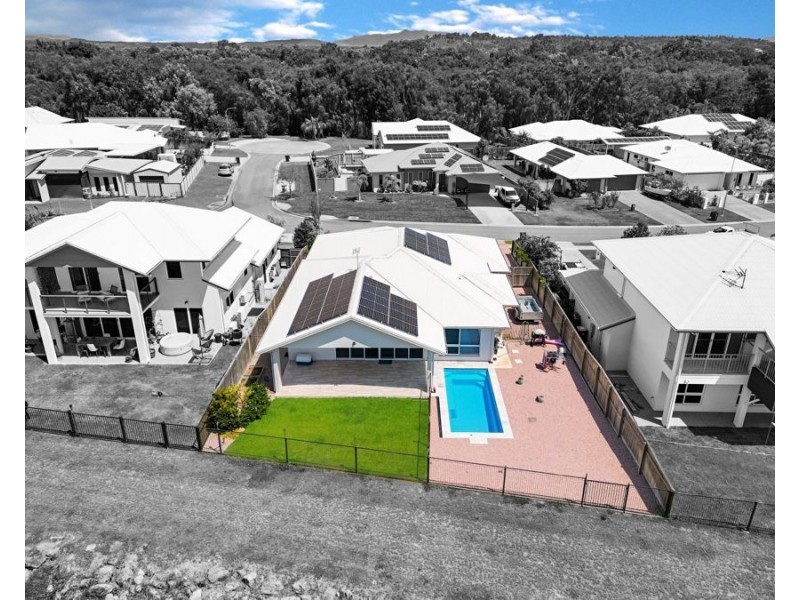 12 Dune Parade, Bushland Beach QLD 4818