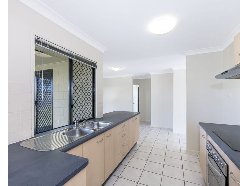 11 Gernika Court, Bushland Beach QLD 4818