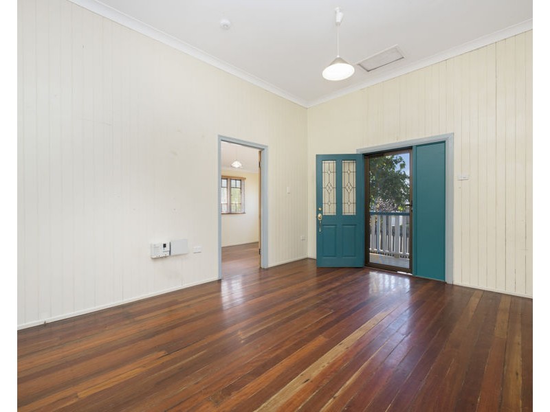 32 Goldring Street, Hermit Park QLD 4812