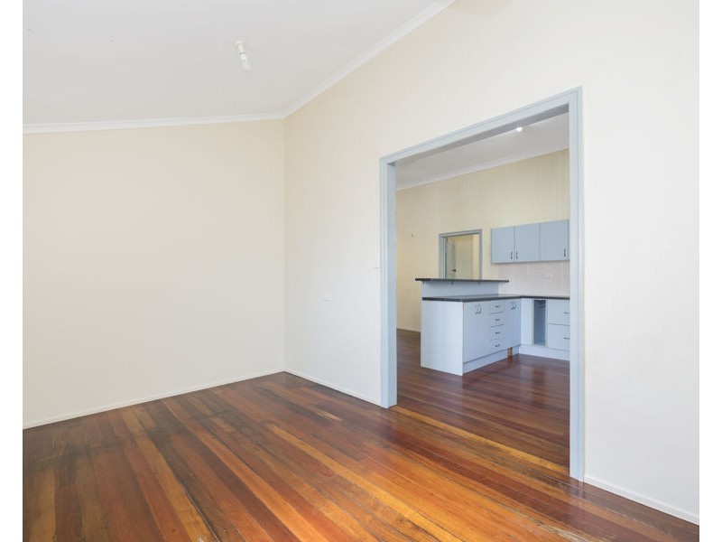 32 Goldring Street, Hermit Park QLD 4812