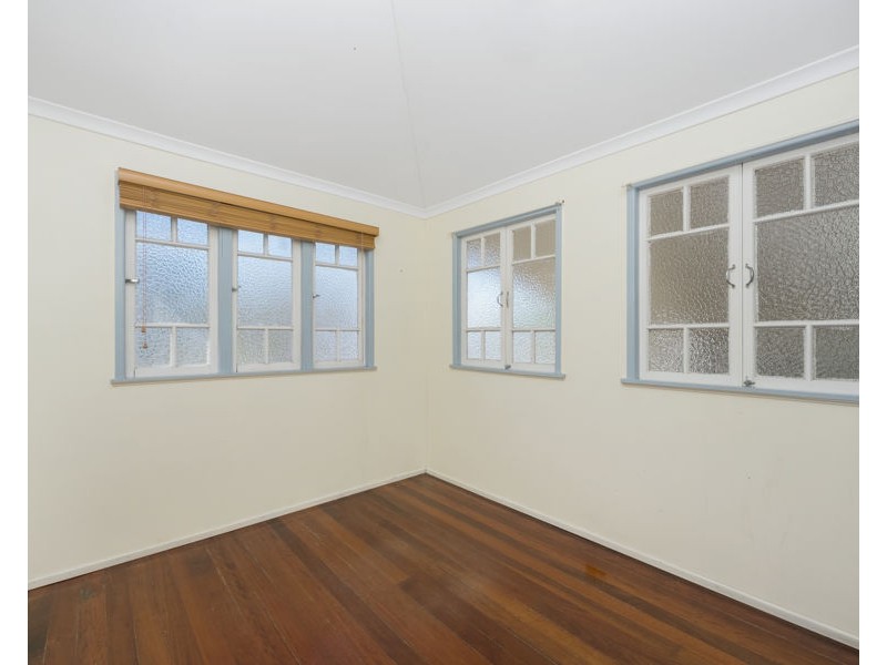32 Goldring Street, Hermit Park QLD 4812