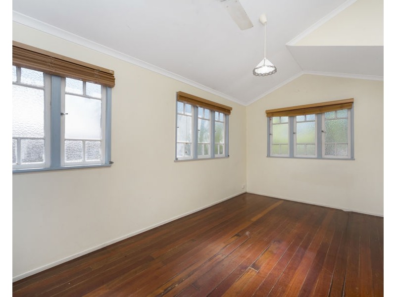 32 Goldring Street, Hermit Park QLD 4812