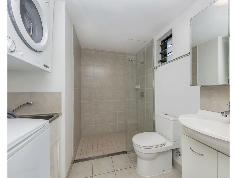 4/11 Carter Street, North Ward QLD 4810