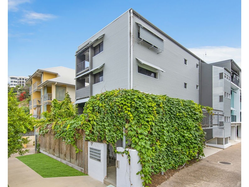 1/9 Carter Street, North Ward QLD 4810