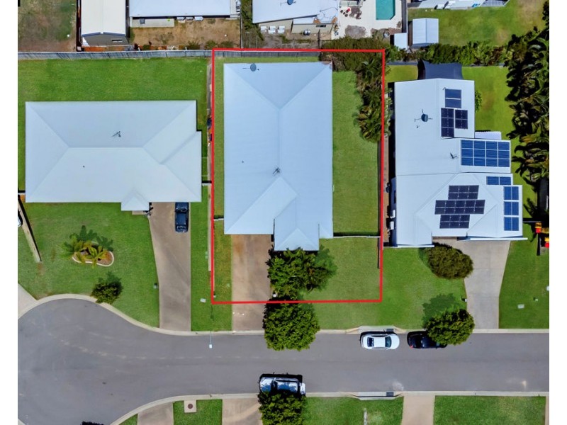 11 Baird Court, Bushland Beach QLD 4818