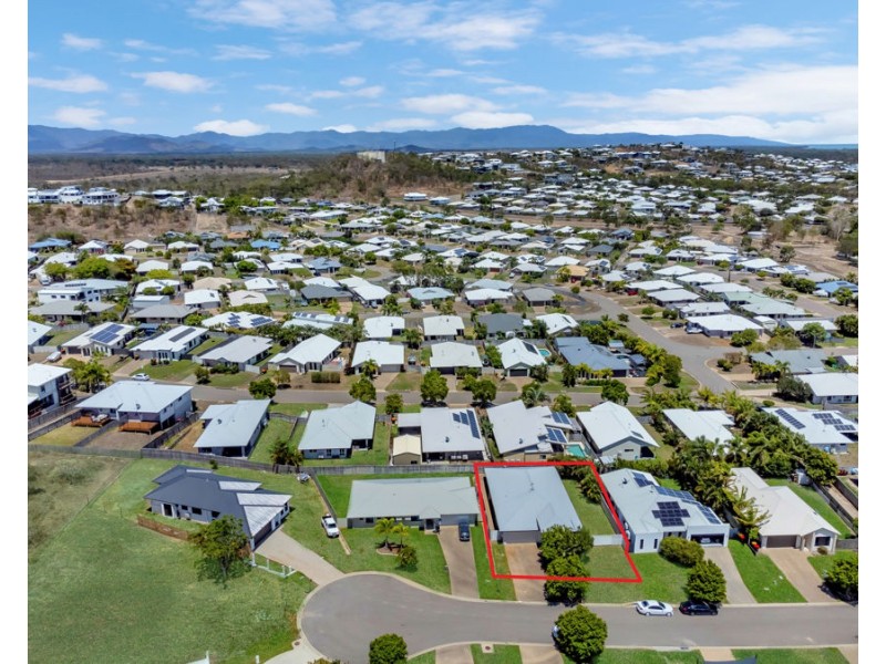 11 Baird Court, Bushland Beach QLD 4818