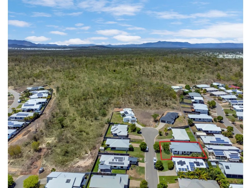 11 Baird Court, Bushland Beach QLD 4818