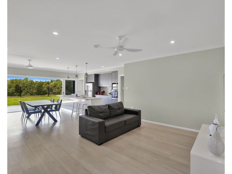 12 Dune Parade, Bushland Beach QLD 4818