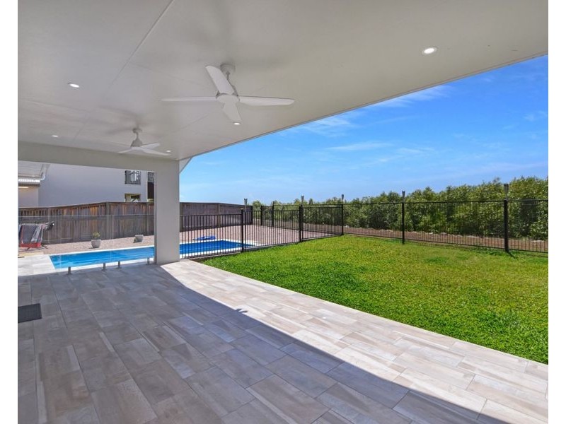 12 Dune Parade, Bushland Beach QLD 4818