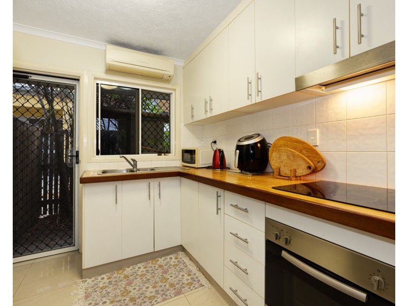 2/53 Henry Street, West End QLD 4810