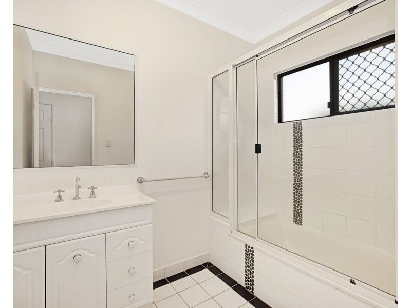 7 Calliandra Court, Mount Louisa QLD 4814