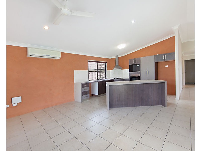 38 Dungurra Place, Bushland Beach QLD 4818