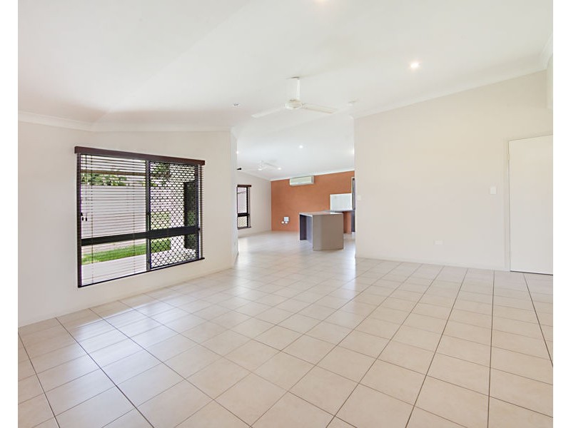 38 Dungurra Place, Bushland Beach QLD 4818