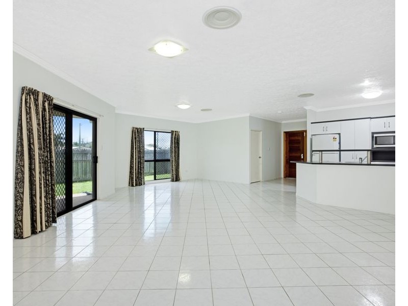 15 Moor Court, Kelso QLD 4815